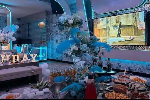 百色KTV招聘,百色商务KTV招聘礼宾员